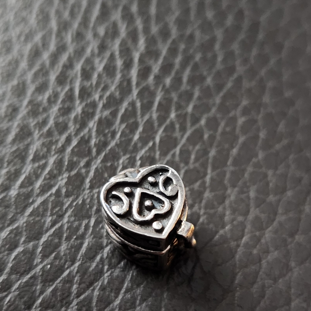 Vintage ISS Filigree Sterling Silver Heart Poison Latched Box Charm Pendant